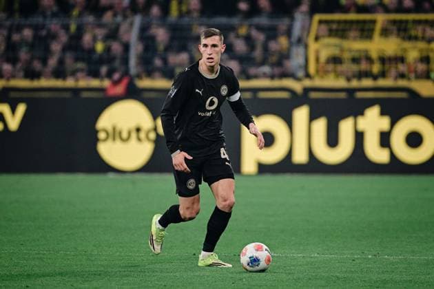 Nico Schlotterbeck 4 (Borussia Dortmund), Borussia Dortmund vs. Hamburger SV, Fussball, 1. Bundesliga, 27. Spieltag, 21.03.2026 DFB regulations prohibit any use of photographs as image sequences and or quasi-video Dortmund Nordrhein-Westfalen Deutschland *** Nico Schlotterbeck 4 Borussia Dortmund , Borussia Dortmund vs Hamburger SV, Football, 1 Bundesliga, 27 Matchday, 21 03 2026 DFB regulations prohibit any use of photographs as image sequences and or quasi video Dortmund Nordrhein Westfalen Germany Copyright: xkolbert-press MarcxNiemeyerx