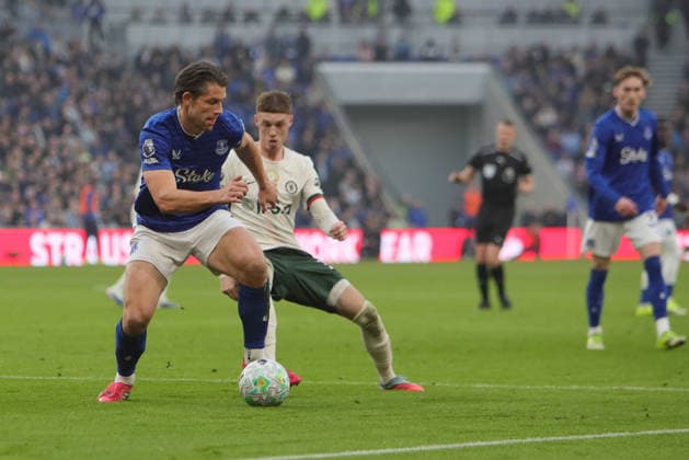 Everton v Chelsea, Premier League James Tarkowski of Everton and Cole Palmer of Chelsea during the Premier League match between Everton and Chelsea at Hill Dickinson Stadium, Liverpool, UK on 21 March 2026. Liverpool Hill Dickinson Stadium Merseyside UK Editorial use only DataCo restrictions apply See www.football-dataco.com , Copyright: xAlunxRobertsx PSI-23944-0169