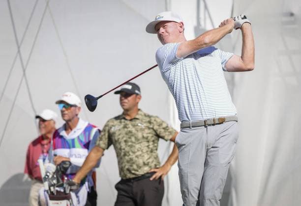March 21, 2026, Palm Harbor, Florida, USA: Brandt Snedeker watches his tee shot on the 18th hole during the third round of the Valspar Championship Saturday, March 21, 2026 in Palm Harbor. Snedeker finished the day tied for second place at -9 under par. Palm Harbor USA - ZUMAs70_ 20260321_zan_s70_015 Copyright: xChrisxUrsox Palm Harbor USA - ZUMA0851 20260321_zan_s70_015 Copyright: xIMAGO ChrisxUrsox