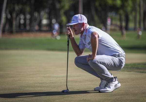 March 21, 2026, Palm Harbor, Florida, USA: Brandt Snedeker lines up his putt on the 17th green during the third round of the Valspar Championship Saturday, March 21, 2026 in Palm Harbor. Snedeker finished the day tied for second place at -9 under par. Palm Harbor USA - ZUMAs70_ 20260321_zan_s70_019 Copyright: xChrisxUrsox Palm Harbor USA - ZUMA0851 20260321_zan_s70_019 Copyright: xIMAGO ChrisxUrsox