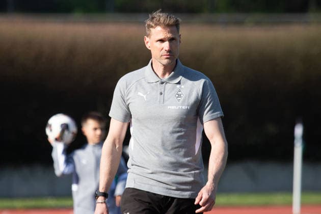Mönchengladbach, Deutschland 21. März 2026: Regionalliga West - 2025 2026 - Borussia Mönchengladbach U23 gegen SC Paderborn 07 U21, U 21 Im Bild: Trainer Oliver Kirch (BMG II) Grenzlandstadion Nordrhein Westfalen *** Mönchengladbach, Germany 21 March 2026 Regionalliga West 2025 2026 Borussia Mönchengladbach U23 v SC Paderborn 07 U21 In the picture Coach Oliver Kirch BMG II Grenzlandstadion Nordrhein Westfalen Copyright: xFotostandx xGörtzx