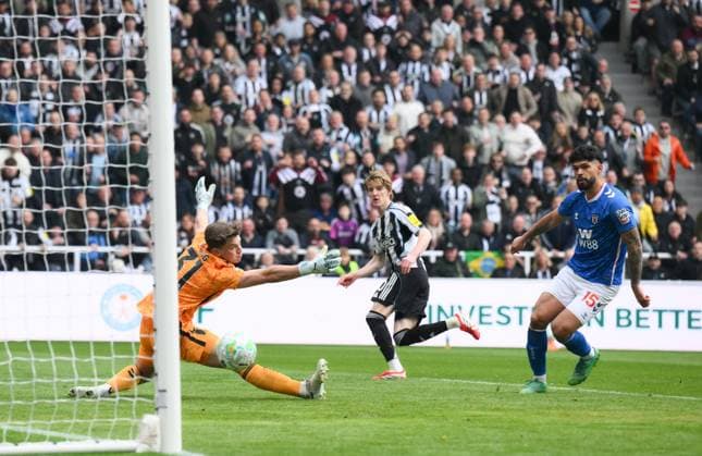 Anthony Gordon of Newcastle United scores their first goal Newcastle United v Sunderland, Premier League, Football, St James Park, Newcastle, UK - 22 Mar 2026Newcastle St James Park United Kingdom EDITORIAL USE ONLY No use with unauthorised audio, video, data, fixture lists, club league logos or live services. Online in-match use limited to 120 images, no video emulation. No use in betting, games or single club league player publications. Copyright: xRichardxLee Shutterstockx 16783326af