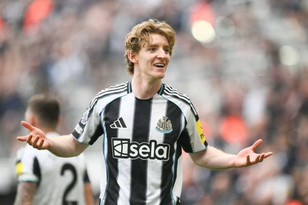 Anthony Gordon of Newcastle United celebrates scoring their first goal Newcastle United v Sunderland, Premier League, Football, St James Park, Newcastle, UK - 22 Mar 2026Newcastle St James Park United Kingdom EDITORIAL USE ONLY No use with unauthorised audio, video, data, fixture lists, club league logos or live services. Online in-match use limited to 120 images, no video emulation. No use in betting, games or single club league player publications. Copyright: xRichardxLee Shutterstockx 16783326al