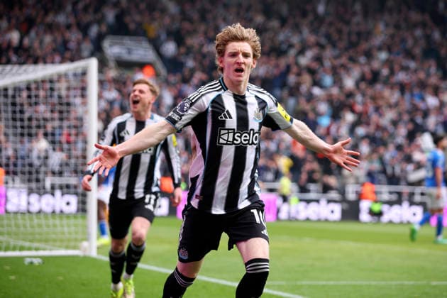 Newcastle United v Sunderland - Premier League Anthony Gordon of Newcastle United celebrates 1st goal during the Premier League match between Newcastle United and Sunderland at St James Park on March 22, 2026 in Newcastle upon Tyne, England. WARNING! This Photograph May Only Be Used For Newspaper And Or Magazine Editorial Purposes. May Not Be Used For Publications Involving 1 player, 1 Club Or 1 Competition Without Written Authorisation From Football DataCo Ltd. For Any Queries, Please Contact Football DataCo Ltd on +44 (0) 207 864 9121 Newcastle upon Tyne St. James Park England United Kingdom Copyright: xAllstarxPicturexLibraryxLtdx