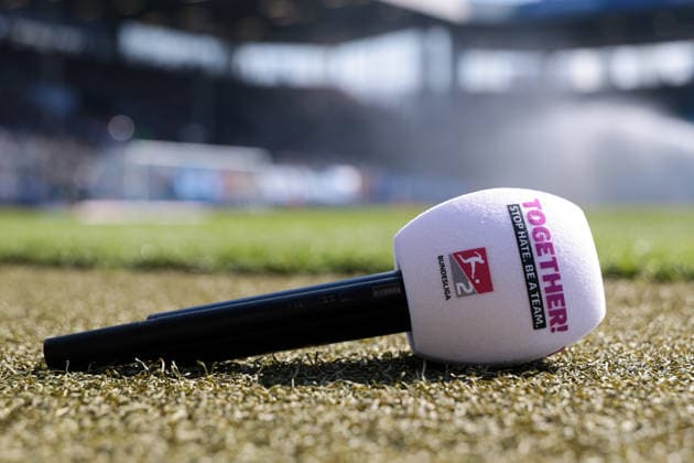 22.03.2026, Fussball, 2. Bundesliga, 27. Spieltag, VfL Bochum 1848 - Holstein Kiel. Mikrofon zum Aktionsspieltag TOGETHER, gegen Hass und Diskriminierung. Bochum Vonovia Ruhrstadion NRW Deutschland xRHR-FOTO DEx