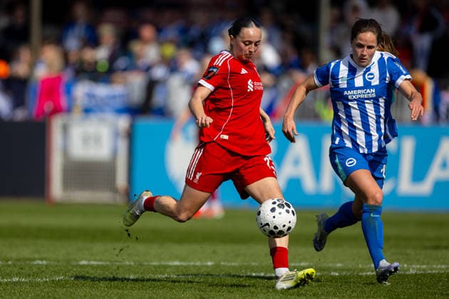 Football - FA Women™s Super League - Brighton & Hove Albion FC Women v Liverpool FC Women CRAWLEY, ENGLAND - Sunday, March 22, 2026: Liverpool s Mia Enderby with a shot on goal during the FA Women™s Super League match between Brighton & Hove Albion FC Women and Liverpool FC Women at Broadfield Stadium. (Photo by David Rawcliffe Propaganda) CRAWLEY Broadfield Stadium WEST SUSSEX ENGLAND  Copyright: xPropagandax P2026-03-22-Brighton_W_Liverpool_W-125