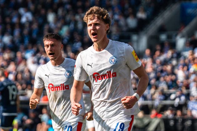 Deutschland: 2. Bundesliga 2025 2026 27. Spieltag, VfL Bochum vs. Holstein Kiel Sonntag, 22.03.2026 Vonovia Ruhr Stadion, Nordrhein-Westfalen Tor zum 1:2 durch Phil Harres (Holstein Kiel, 19) Jubel Freude Emotionen Torjubel