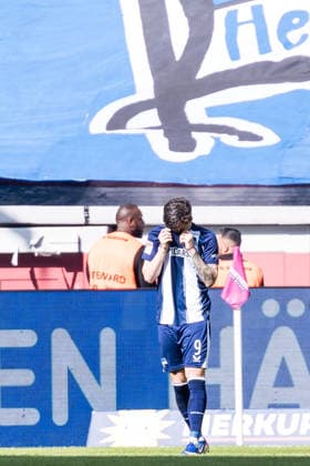 2. Fussball Bundesliga: Fortuna Düsseldorf 1895 - Hertha BSC Berlin; 22.03.2026 Dawid Kownacki (Hertha BSC Berlin, 9) schießt das 1:3, jubelt aber gegen seinen alten Verein nicht 2. Fussball Bundesliga, Fortuna Düsseldorf 1895 - Hertha BSC Berlin, Düsseldorf, Merkur Spiel-Arena am 22.03.2026 DFL REGULATIONS PROHIBIT ANY USE OF PHOTOGRAPHS AS IMAGE SEQUENCES AND OR QUASI-VIDEO.