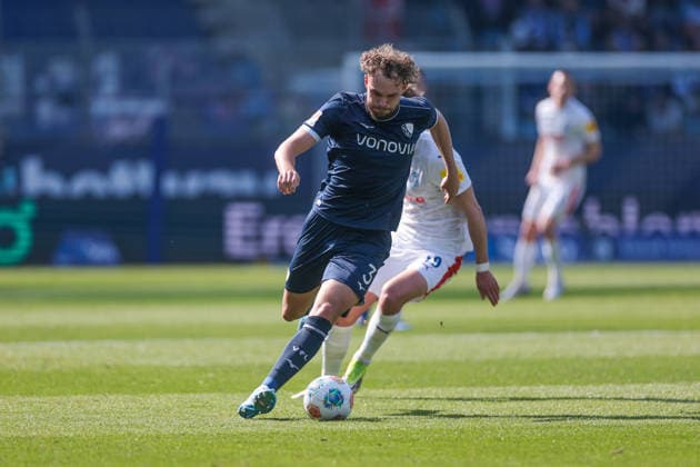 22.03.2026, Fussball, 2. Bundesliga, 27. Spieltag, VfL Bochum 1848 - Holstein Kiel. Philipp Strompf (VfL Bochum 1848). Bochum Vonovia Ruhrstadion NRW Deutschland xRHR-FOTO DEx