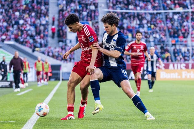 2. Fussball Bundesliga: Fortuna Düsseldorf 1895 - Hertha BSC Berlin; 22.03.2026 Zweikampf Jordi Leander Paulina (Fortuna Düsseldorf, 27), Linus Gechter (Hertha BSC Berlin, 44) 2. Fussball Bundesliga, Fortuna Düsseldorf 1895 - Hertha BSC Berlin, Düsseldorf, Merkur Spiel-Arena am 22.03.2026 DFL REGULATIONS PROHIBIT ANY USE OF PHOTOGRAPHS AS IMAGE SEQUENCES AND OR QUASI-VIDEO.
