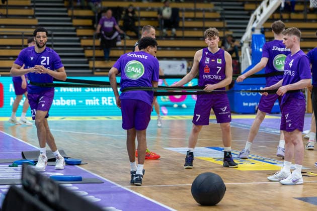 ProA, BG Goettingen vs. Artland Dragons, Sparkassen-Arena Goettingen; 22.03.2026 ProA, Goettingen, Germany - 22.03.2026: BG Goettingen während des Warm-Up, Barmer ProA 2. Basketball Bundesliga, Spiel der BG Goettingen vs. Artland Dragons, Sparkassen-Arena Goettingen Copyright: xBEAUTIFULxSPORTS Freudensteinx