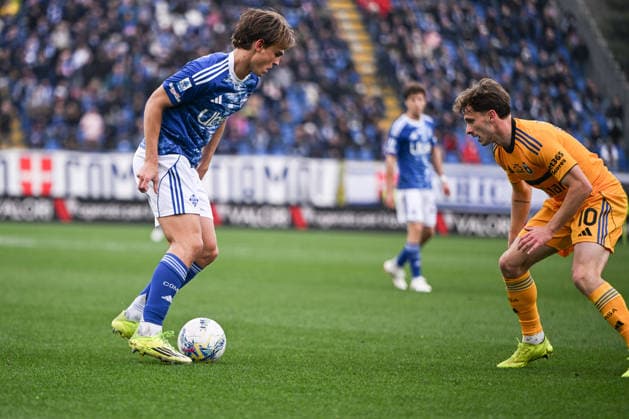 CALCIO - Serie A - Como 1907 vs Pisa SC Nico Paz of Calcio Como in action during the Italian Serie A football match between Calcio Como and Pisa Sporting Club on March 22, 2026 at the Giuseppe Senigallia stadium in Como, Italy Photo Tiziano Ballabio Como Italy  Copyright: xIPAxSport ABACAx