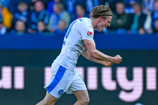 Jonas Therkelsen (Kiel 10) jubelt nach dem Tor zum 2:3 20.02.2026 ¢ Fussball ¢ VfL Bochum vs Holstein Kiel , Vonovia Ruhrstadion, Bochum, DFB DFL REGULATIONS PROHIBIT ANY USE OF PHOTOGRAPHS AS IMAGE SEQUENCES AND OR QUASI-VIDEO