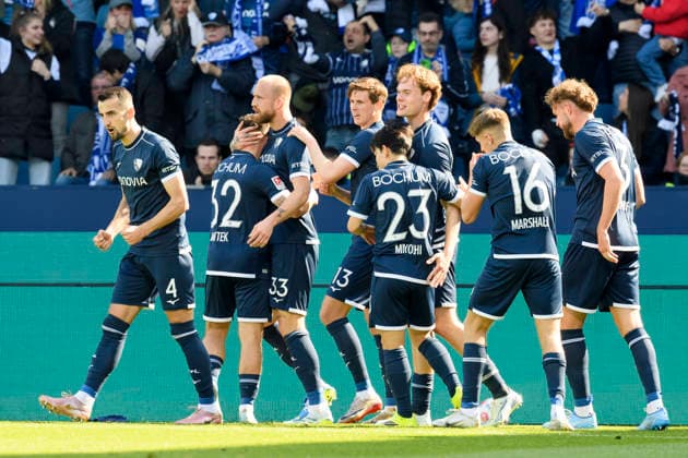 Philipp Hofmann (VfL Bochum) Torjubel, jubelt nach seinem Treffer zum 1:1 waehrend des spiels der 2. Bundesliga zwischen VfL Bochum und Holstein Kiel, Vonovia Ruhrstadion am 22. March 2026 in Bochum, Deutschland. (Foto von Max Maiwald DeFodi Images) +++ Philipp Hofmann (VfL Bochum) celebrates after scoring his team s first goal during the 2. Bundesliga match between VfL Bochum and Holstein Kiel at Vonovia Ruhrstadion on March 22, 2026 in Bochum, Germany. (Photo by Max Maiwald DeFodi Images) (Photo by Max Maiwald DeFodi Images) -