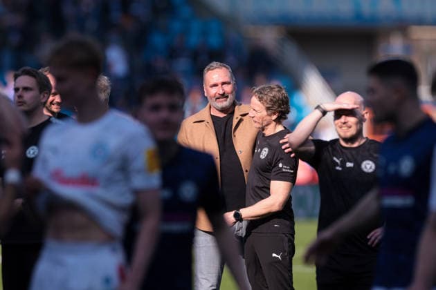 22.03.2026, Fussball, 2. Bundesliga, 27. Spieltag, VfL Bochum 1848 - Holstein Kiel. Trainer Tim Walter (Holstein Kiel) ist zufrieden. Bochum Vonovia Ruhrstadion NRW Deutschland xRHR-FOTO DEx