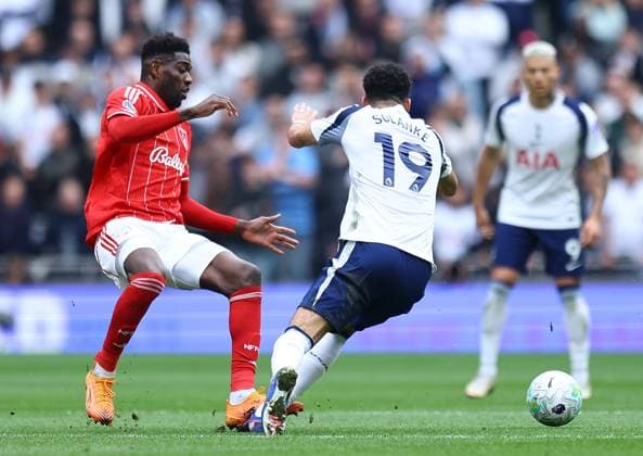 Dominic Solanke of Tottenham Hotspur is fouled by Ibrahim Sangare of Nottingham Forest Tottenham Hotspur v Nottingham Forest, Premier League, Football, Tottenham Hotspur Stadium, London, UK - 22 Mar 2026London Tottenham Hotspur Stadium United Kingdom EDITORIAL USE ONLY No use with unauthorised audio, video, data, fixture lists, club league logos or live services. Online in-match use limited to 120 images, no video emulation. No use in betting, games or single club league player publications. Copyright: xMichaelxZemanek Shutterstockx 16783329aj