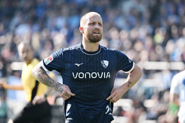 Philipp Hofmann (VfL Bochum) 22.03.2026, Fussball 2. Bundesliga, Saison 2025 2026, 27. Spieltag, VfL Bochum - Holstein Kiel DFL regulations prohibit any use of photographs as image sequences and or quasi-video Bochum Vonovia Ruhrstadion Nordrhein Westfalen Deutschland