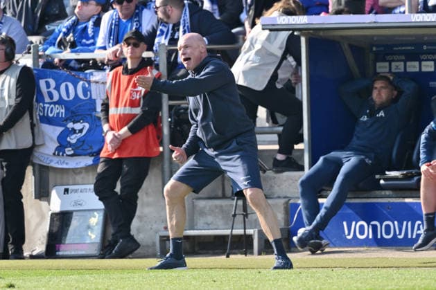 Trainer Uwe Rösler (VfL Bochum) 22.03.2026, Fussball 2. Bundesliga, Saison 2025 2026, 27. Spieltag, VfL Bochum - Holstein Kiel DFL regulations prohibit any use of photographs as image sequences and or quasi-video Bochum Vonovia Ruhrstadion Nordrhein Westfalen Deutschland