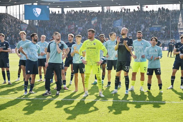 Bochums Spieler nach der Niederlage, vorne v.li., Gerrit Holtmann (VfL Bochum), Matus Bero (VfL Bochum), Torwart Timo Horn (VfL Bochum), Philipp Hofmann (VfL Bochum) 22.03.2026, Fussball 2. Bundesliga, Saison 2025 2026, 27. Spieltag, VfL Bochum - Holstein Kiel DFL regulations prohibit any use of photographs as image sequences and or quasi-video Bochum Vonovia Ruhrstadion Nordrhein Westfalen Deutschland