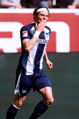 REESE Fabian Kapitaen Team Hertha BS jubelt nach seinem Tor zum 1 : 2 2. Fussball Bundesliga Saison 2025-2026 Spiel Fortuna Duesseldorf - Hertha BSC 2 : 5 am 22.03. 2026 in Duesseldorf DFL REGULATIONS PROHIBIT ANY USE OF PHOTOGRAPHS as IMAGE SEQUENCES and or QUASI-VIDEO