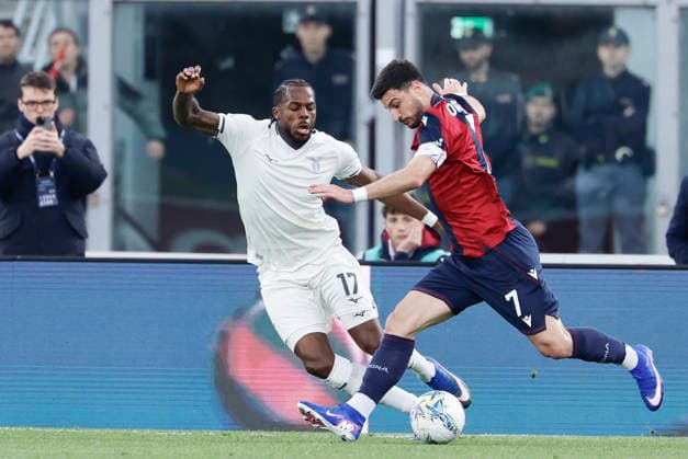 March 22, 2026, Bologna, BOLOGNA: Bologna s Riccardo Orsolini (R) and Lazio s Nuno Tavares in action during the Italian Serie A soccer match Bologna FC vs SS Lazio FC at Renato Dall Ara stadium in Bologna, Italy, 22 March 2026. ANSA SERENA CAMPANINI. Soccer: Serie A ; Bologna-Lazio  - ZUMAa110 20260322_zaf_a110_083 Copyright: xSerenaxCampaninix