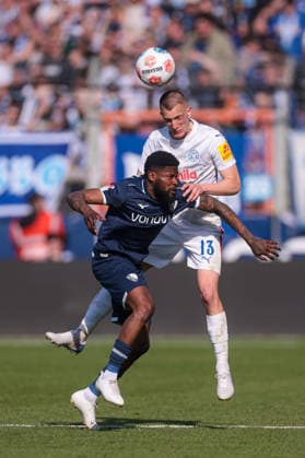 22.03.2026, Fussball, 2. Bundesliga, 27. Spieltag, VfL Bochum 1848 - Holstein Kiel. v. l. +no11+, Ivan Nekic (Holstein Kiel). Bochum Vonovia Ruhrstadion NRW Deutschland xRHR-FOTO DEx