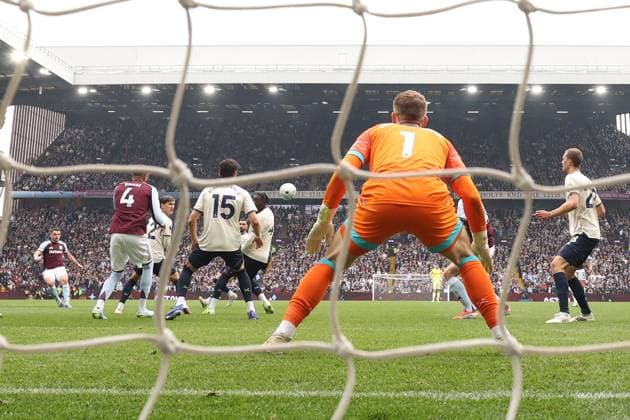 John McGinn of Aston Villa scores a goal 1-0. Aston Villa v West Ham United, Premier League, Football, Villa Park, Birmingham, UK - 22 Mar 2026Birmingham Villa Park United Kingdom EDITORIAL USE ONLY No use with unauthorised audio, video, data, fixture lists, club league logos or live services. Online in-match use limited to 120 images, no video emulation. No use in betting, games or single club league player publications. Copyright: xRyanxBrowne Shutterstockx 16783328ch