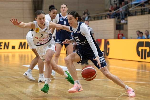 Toyota DBBL 2025 2026 - Syntainics MBC vs.TK Hannover Luchse Halle Saale, Deutschland 22.Maerz 2026: Im Bild:v.li.Lovisa Hjern (Hannover) und Katelyn Shumate (Halle) Halle Saale swh.Arena Sachsen-Anhalt Deutschland