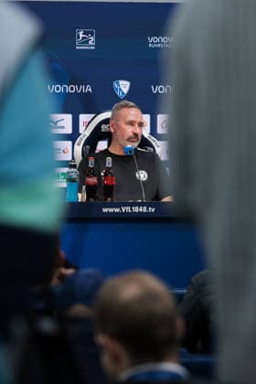 22.03.2026, Fussball, 2. Bundesliga, 27. Spieltag, VfL Bochum 1848 - Holstein Kiel. Pressekonferenz mit Trainer Tim Walter (Holstein Kiel). Bochum Vonovia Ruhrstadion NRW Deutschland xRHR-FOTO DEx