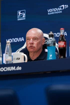 22.03.2026, Fussball, 2. Bundesliga, 27. Spieltag, VfL Bochum 1848 - Holstein Kiel. Pressekonferenz mit Trainer Uwe Rösler (VfL Bochum 1848). Bochum Vonovia Ruhrstadion NRW Deutschland xRHR-FOTO DEx