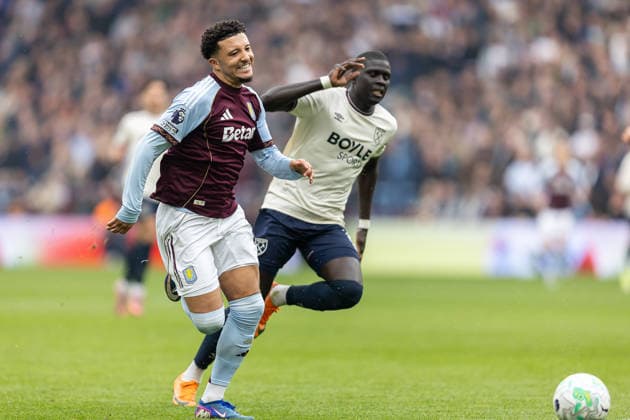 Aston Villa v West Ham United, Premier League Aston Villa forward Jadon Sancho (19) runs forward on wing during the Premier League match between Aston Villa and West Ham United at Villa Park, Birmingham, UK on 22 March 2026. Birmingham Villa Park West Midlands UK Editorial use only DataCo restrictions apply See www.football-dataco.com , Copyright: xManjitxNarotrax PSI-23950-0039