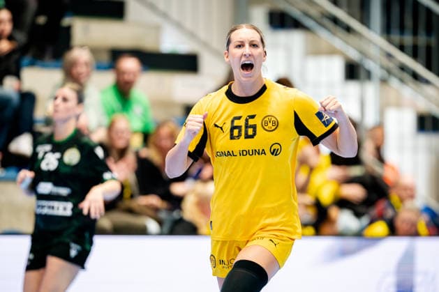 Hamm, 22.03.2026, Handball, Damen, EHF Champions League, Play-offs, 2025 2026: BVB Borussia Dortmund FTC Rail-Cargo Hungaria Dana Bleckmann (BVB, 66) jubelt nach einem Treffer Hamm Westpress Arena NRW Germany