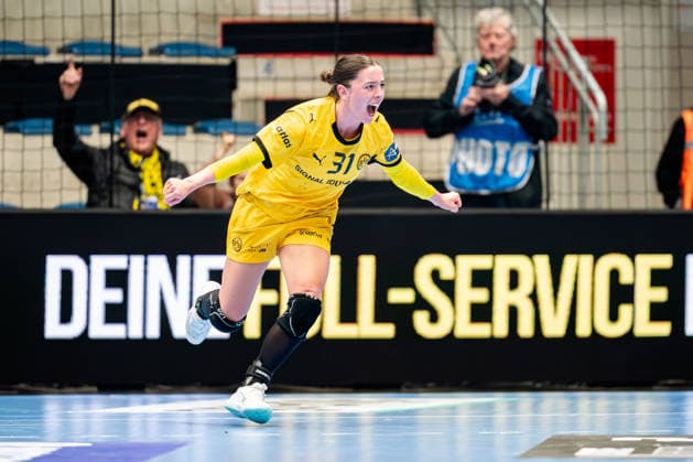 Hamm, 22.03.2026, Handball, Damen, EHF Champions League, Play-offs, 2025 2026: BVB Borussia Dortmund FTC Rail-Cargo Hungaria Kelly Vollebregt (BVB, 31) jubelt nach einem Treffer Hamm Westpress Arena NRW Germany