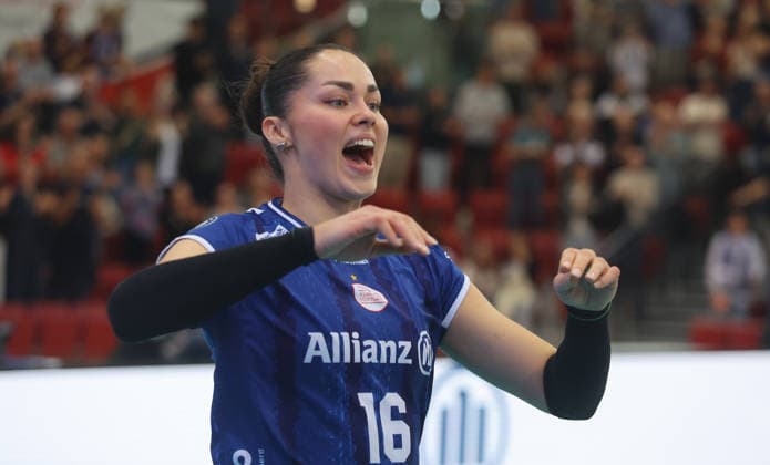 Stuttgart , Bundesliga Volleyball Viertelfinale Spiel 1 , Allianz MTV Stuttgart vs. Schwarz-Weiß Erfurt , Mikala Mogensen ( Stgt )