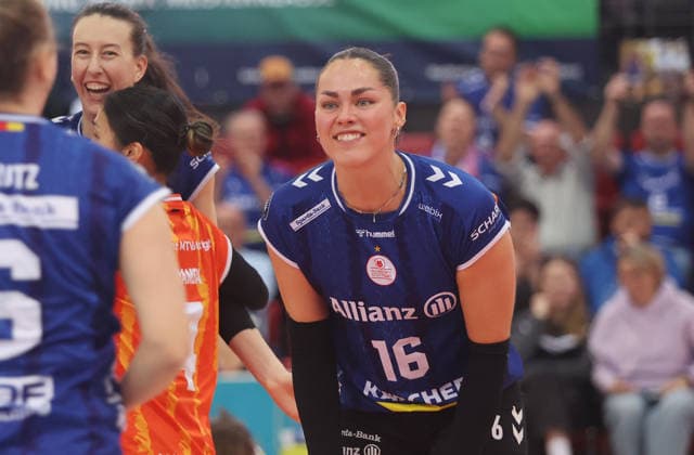 Stuttgart , Bundesliga Volleyball Viertelfinale Spiel 1 , Allianz MTV Stuttgart vs. Schwarz-Weiß Erfurt , Mikala Mogensen ( Stgt )