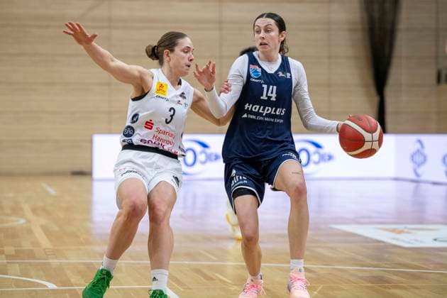 Toyota DBBL 2025 2026 - Syntainics MBC vs.TK Hannover Luchse Halle Saale, Deutschland 22.Maerz 2026: Im Bild:v.li.Lovisa Hjern (Hannover) und Katelyn Shumate (Halle) Halle Saale swh.Arena Sachsen-Anhalt Deutschland