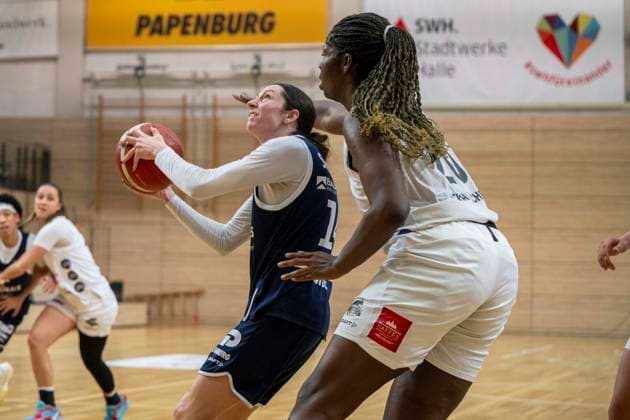 Toyota DBBL 2025 2026 - Syntainics MBC vs.TK Hannover Luchse Halle Saale, Deutschland 22.Maerz 2026: Im Bild:v.li.Katelyn Shumate (Halle) und Serena Manala (Hannover) Halle Saale swh.Arena Sachsen-Anhalt Deutschland