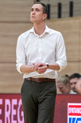 Toyota DBBL 2025 2026 - Syntainics MBC vs.TK Hannover Luchse Halle Saale, Deutschland 22.Maerz 2026: Im Bild:Trainer Jesper Sundberg (Hannover) Halle Saale swh.Arena Sachsen-Anhalt Deutschland