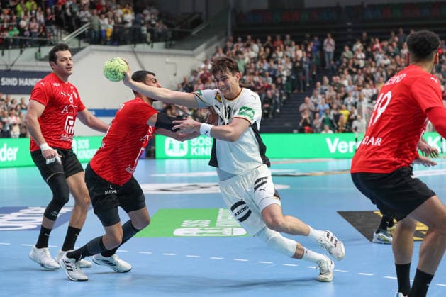 22.03.2026, xgox, Handball, EM-Qualifikation, Deutschland - Aegypten emspor v.l. Seif Elderea (Aegypten, 45) Julian Koester (Deutschland, 18) Bremen