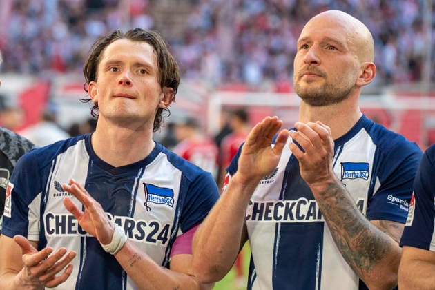 Deutschland: 2.Bundesliga 2025 26 Fortuna Düsseldorf vs Hertha BSC, 27. Spieltag - 22.03.2026 - MERKUR SPIEL-ARENA (Düsseldorf): Jubel, Begeisterung, Freude, Emotion Fabian Reese (Hertha BSC,11) und Toni Leistner (Hertha BSC,37)