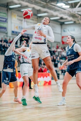 BB-1BL Damen Syntainics MBC Lions - TK Hannover Luchse Alyssa Brown (TK Hannover Luchse) waehrend der Saison 2025-2026 in der DBBL Toyota Bundesliga Syntainics MBC Lions und TK Hannover Luchse in der SWH Arena am 22. March 2026 in Halle Saale, Sachsen Anhalt, Deutschland