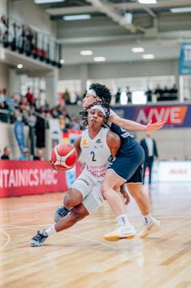 BB-1BL Damen Syntainics MBC Lions - TK Hannover Luchse Lashae Dwyer (TK Hannover Luchse) waehrend der Saison 2025-2026 in der DBBL Toyota Bundesliga Syntainics MBC Lions und TK Hannover Luchse in der SWH Arena am 22. March 2026 in Halle Saale, Sachsen Anhalt, Deutschland