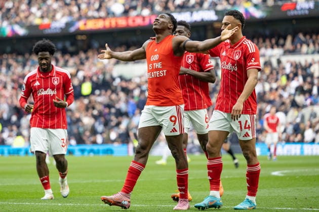 Tottenham Hotspur v Nottingham Forest, Premier League, Football, Tottenham Hotspur Stadium, London, UK - 22 Mar 2026 Goal. Taiwo Awoniyi of Nottingham Forest FC (9) celebrates with teammates after he scores the third goal of the game London Tottenham Hotspur Stadium Tottenham GBR, UK NEWSPAPERS OUT Copyright: xEllixBirchx