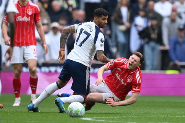 Tottenham Hotspur v Nottingham Forest - Premier League Cristian Romero of Tottenham Hotspur fouls Elliot Anderson of Nottingham Forest during the Premier League match between Tottenham Hotspur and Nottingham Forest at the Tottenham Hotspur Stadium in London on March 22, 2026. London Greater London United Kingdom  Copyright: xMIxNewsx originalFilename:fletcher-tottenha260322_npaX9.jpg