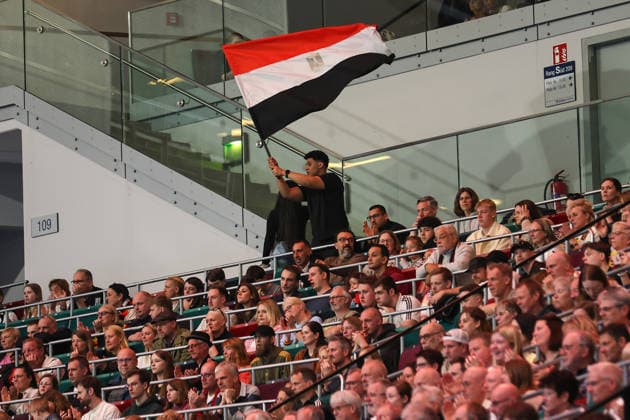 22.03.2026, Handball, Länderspiel Herren, Deutschland - Ägypten, ÖVB-Arena Bremen: Fan mit Aegypten Flagge unter Fans auf Tribüne xKamilxWilkowskixPressefotoKochx Bremen Deutschland