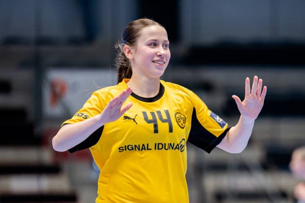 Hamm, 22.03.2026, Handball, Damen, EHF Champions League, Play-offs, 2025 2026: BVB Borussia Dortmund FTC Rail-Cargo Hungaria Lara Egeling (BVB, 44) jubelt nach einem Treffer Hamm Westpress Arena NRW Germany