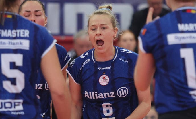 Stuttgart , Bundesliga Volleyball Viertelfinale Spiel 1 , Allianz MTV Stuttgart vs. Schwarz-Weiß Erfurt , Antonia Stautz ( Stgt )