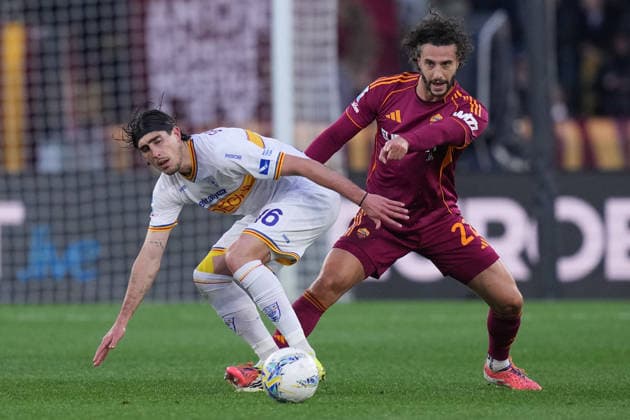 Roma™s Mario Hermoso Lecce™s Omri Gandelman during the Serie A EniLive soccer match between Roma and Lecce at the Rome s Olympic stadium, Italy - Sunday March 22, 2026 - Soccer ( Photo by Alfredo Falcone LaPresse )  Copyright: xAlfredoxFalcone LaPressex