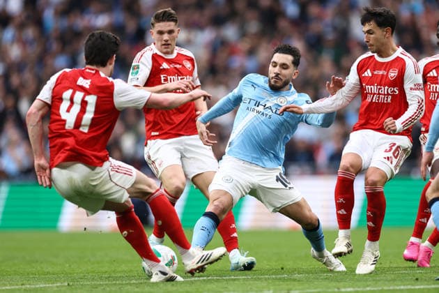 Carabao Cup Final 22 March 2026, London - Carabao Cup Final - Arsenal v Manchester City - Rayan Cherki of Manchester City is surrounded by Arsenal players - Photo: Jacques Feeney Offside. London UK Copyright: xJacquesxFeeneyx xOffsidexOffside