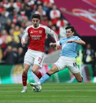 LONDON, ENGLAND, MARCH 22: Kai Havertz of Arsenal battles for the ball with Abdukodir Khusanov of Manchester City during the match between Arsenal FC and Manchester City FC in the Carabao Cup Final at Wembley Stadium in London, England, on March 22. (Photo by Daniel Weir) Copyright: xDanielxWeir SportsxPressxPhotox Sportspressphoto_SPR116546